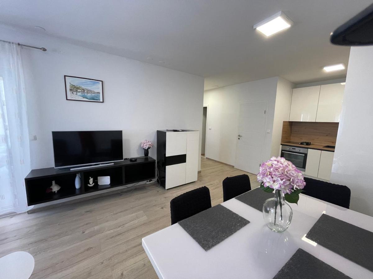 The Big Terrace Apartment Makarska Bagian luar foto